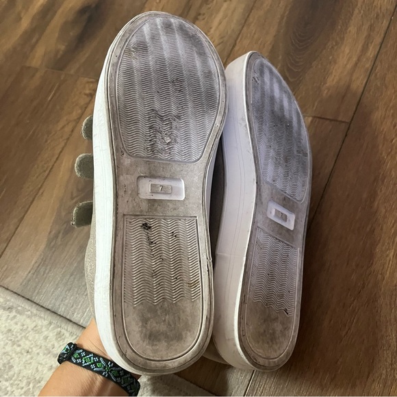 Evans mauve metallic velcro sneakers, size 9W - Picture 3 of 9
